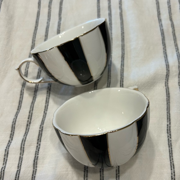 Vintage Cynthia Rowley Black & White Gold Trim Tiered Cake Stand and Teacups - Picture 3 of 5